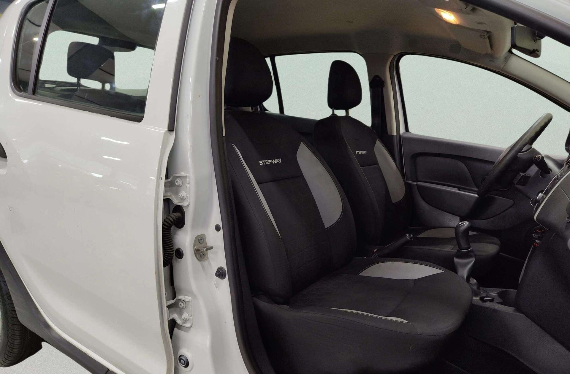 Dacia Sandero Stepway TCe - foto 16