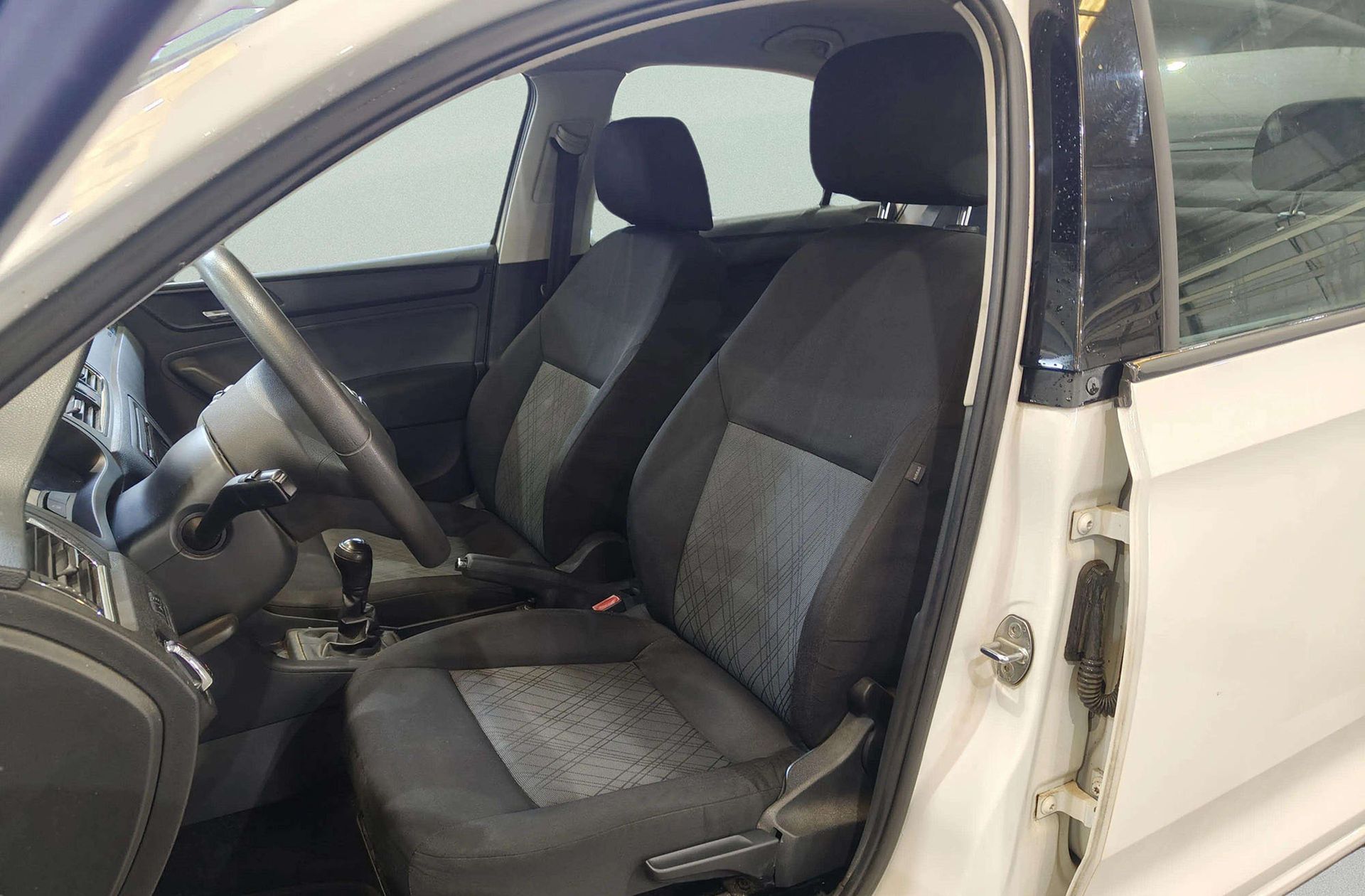 SEAT Toledo 1.6 TDI Reference Plus - foto 8
