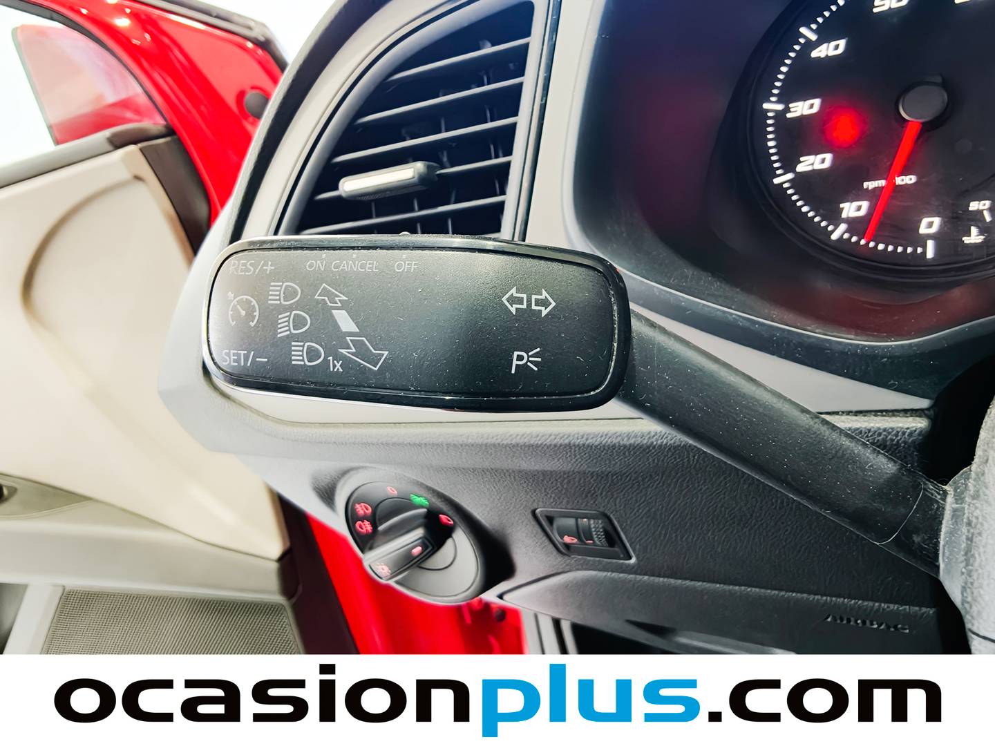 Equipamiento del Seat León Seat León 1.2 TSI S&S Reference (105 CV)