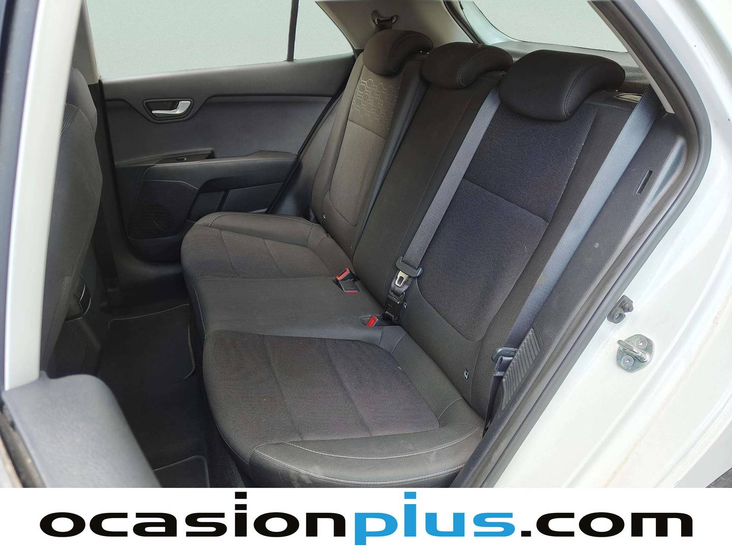 Foto asientos traseros KIA Rio KIA Rio 1.0 T-GDi MHEV iMT Drive (100 CV)