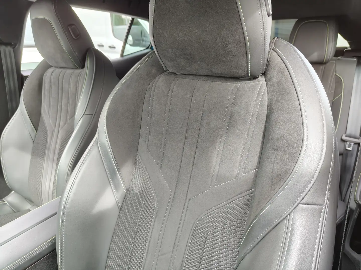 Foto Peugeot 408 Peugeot 408 GT Puretech EAT8 (130 CV)