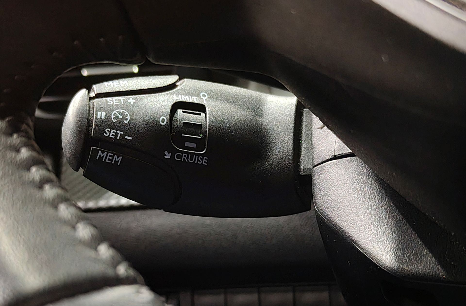 Peugeot 2008 PureTech 100 Allure - foto 33
