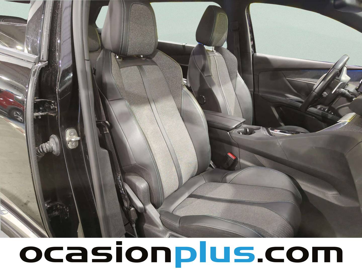 Foto Peugeot 5008 Peugeot 5008 PureTech 130 S&S Allure Pack EAT8 (130 CV) 7 Plazas