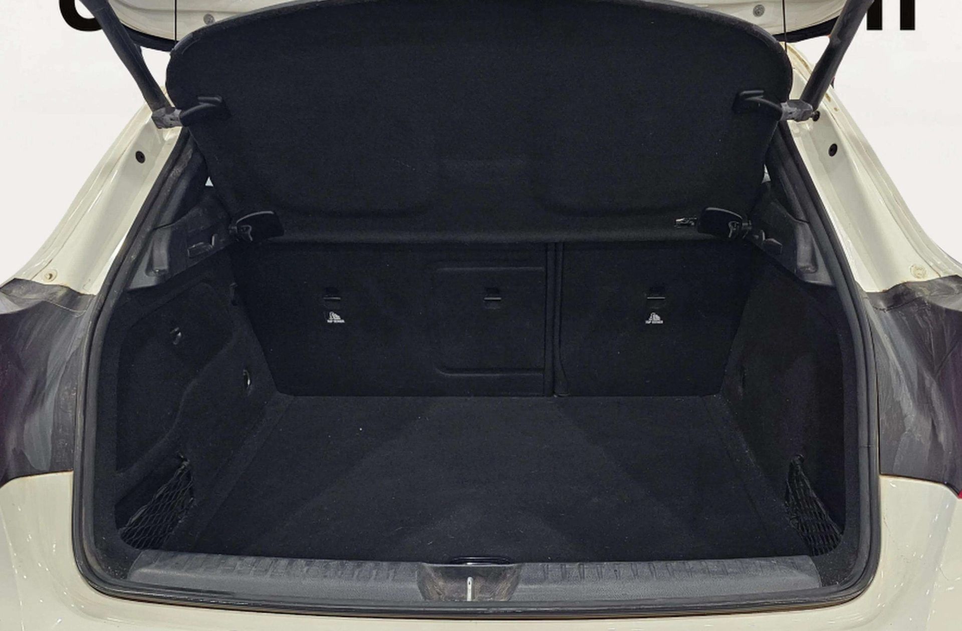 Mercedes-Benz GLA 180 Pack AMG - foto 19