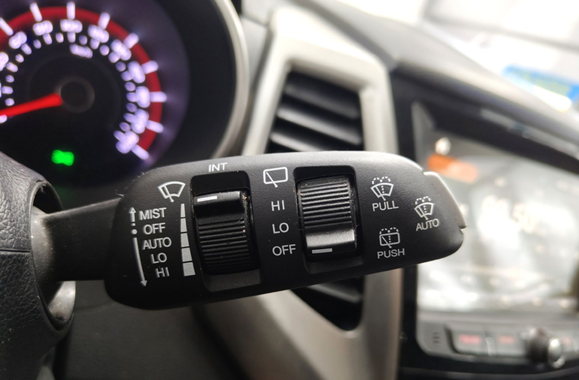 SsangYong Tivoli G16 Limited 4x2 - foto 28