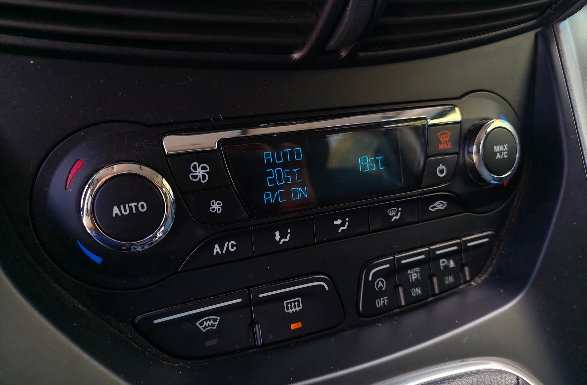 Ford Grand C-Max 1.6 TDCi Trend 7 plazas - foto 31
