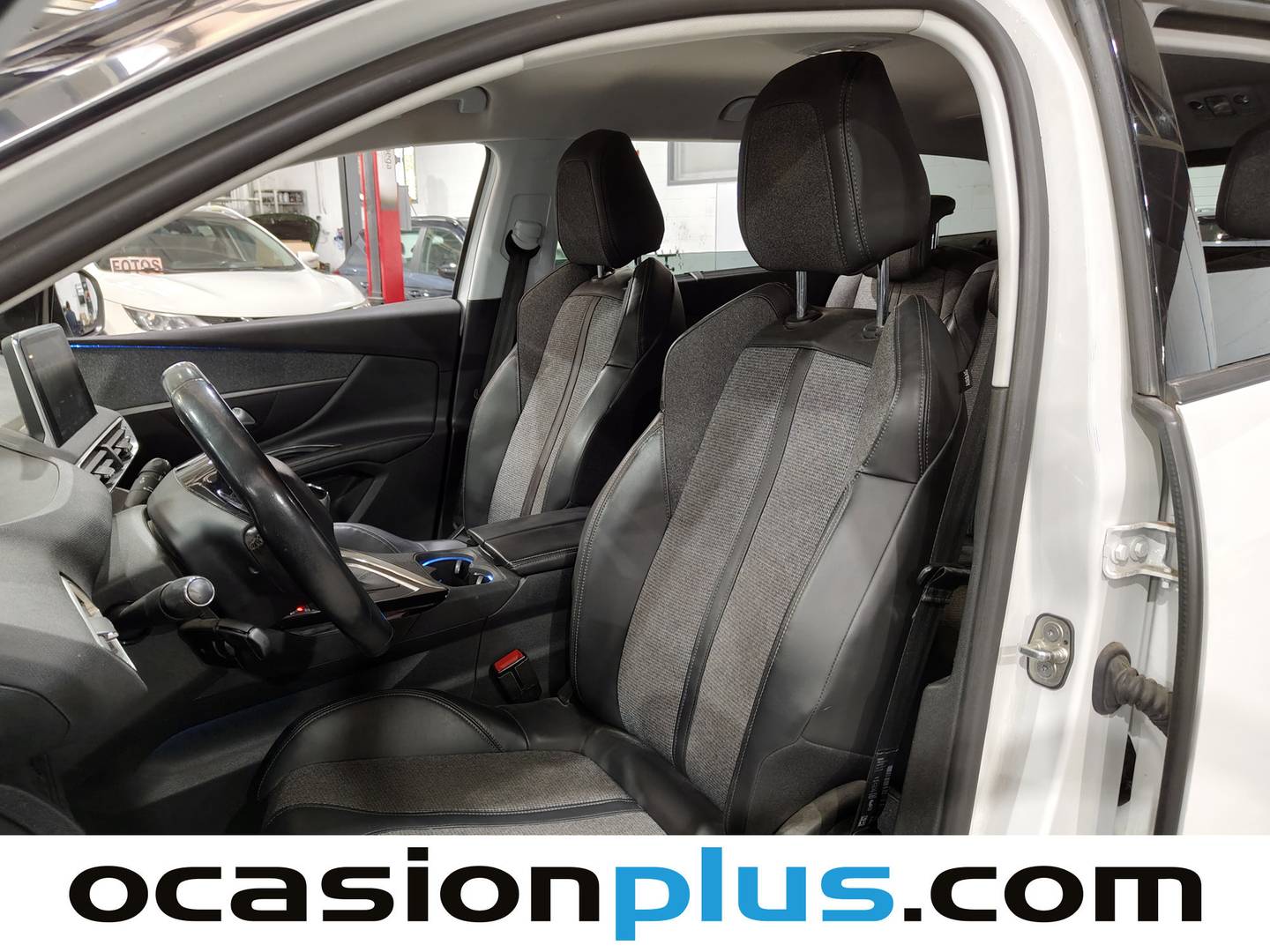 Foto asientos delanteros Peugeot 5008 Peugeot 5008 2.0 BlueHDi Allure (150 CV) 7 Plazas