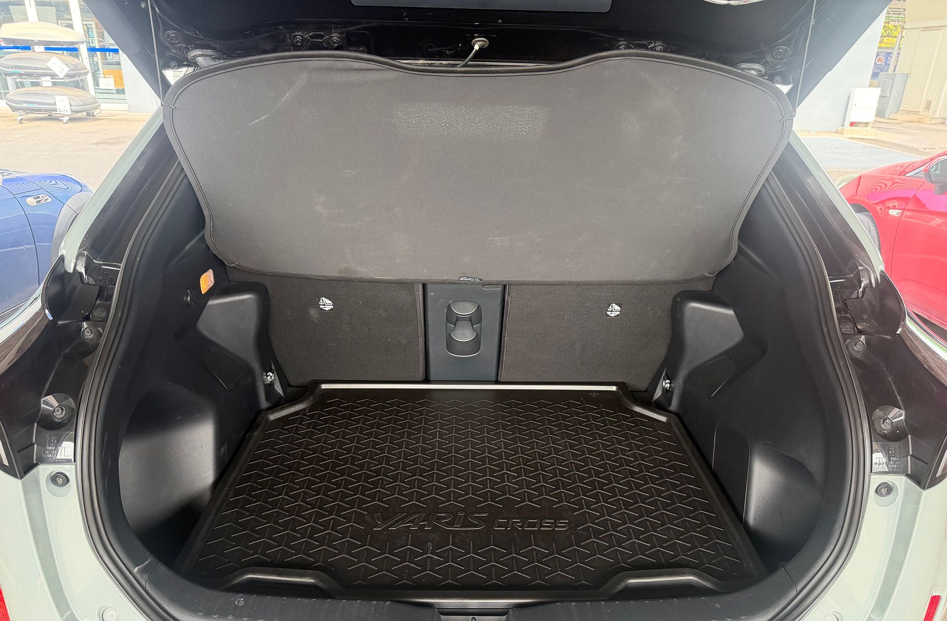 Toyota Yaris Cross 130H Premiere Edition AWD - foto 19
