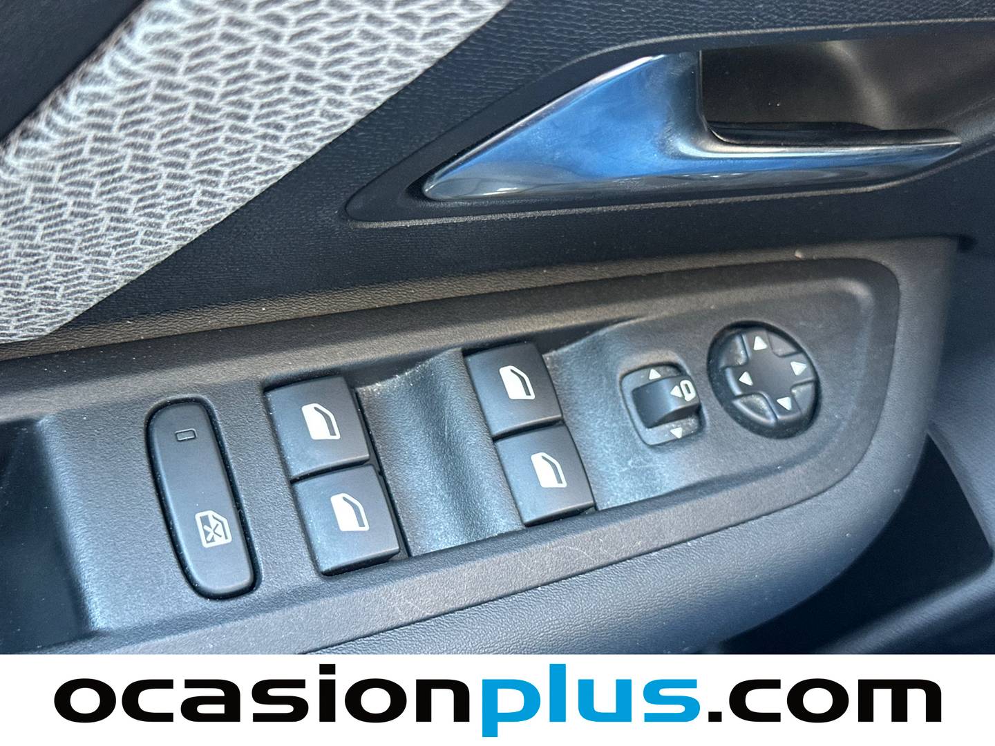 Citroën C4 X Citroën C4 X Hybrid 136 e-DCS6 Plus (136 CV) 2025