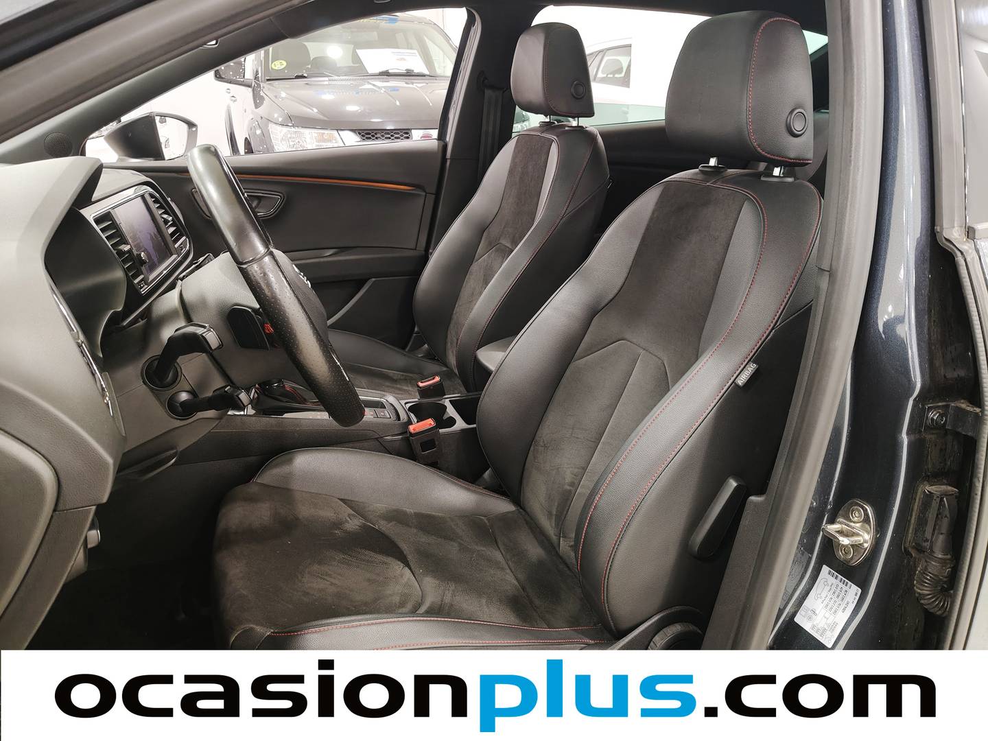 Foto asientos delanteros Seat León Seat León 1.5 TSI S&S FR Fast Edition Plus DSG (150 CV)