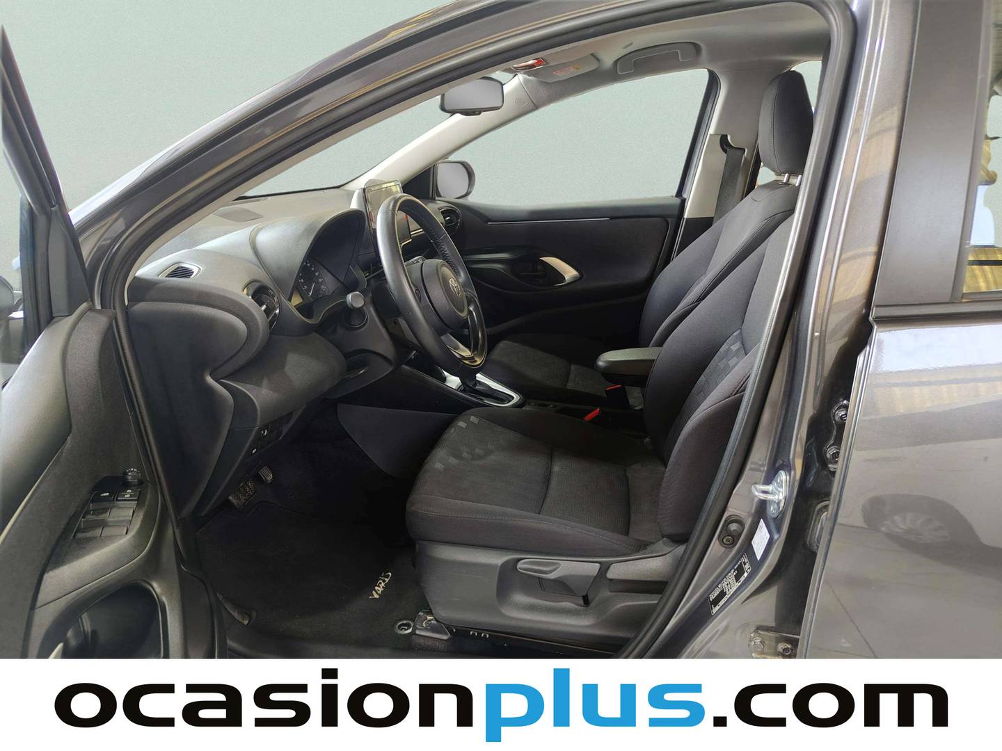 Foto asientos delanteros Toyota Yaris Toyota Yaris 120H Active Plus (116 CV)