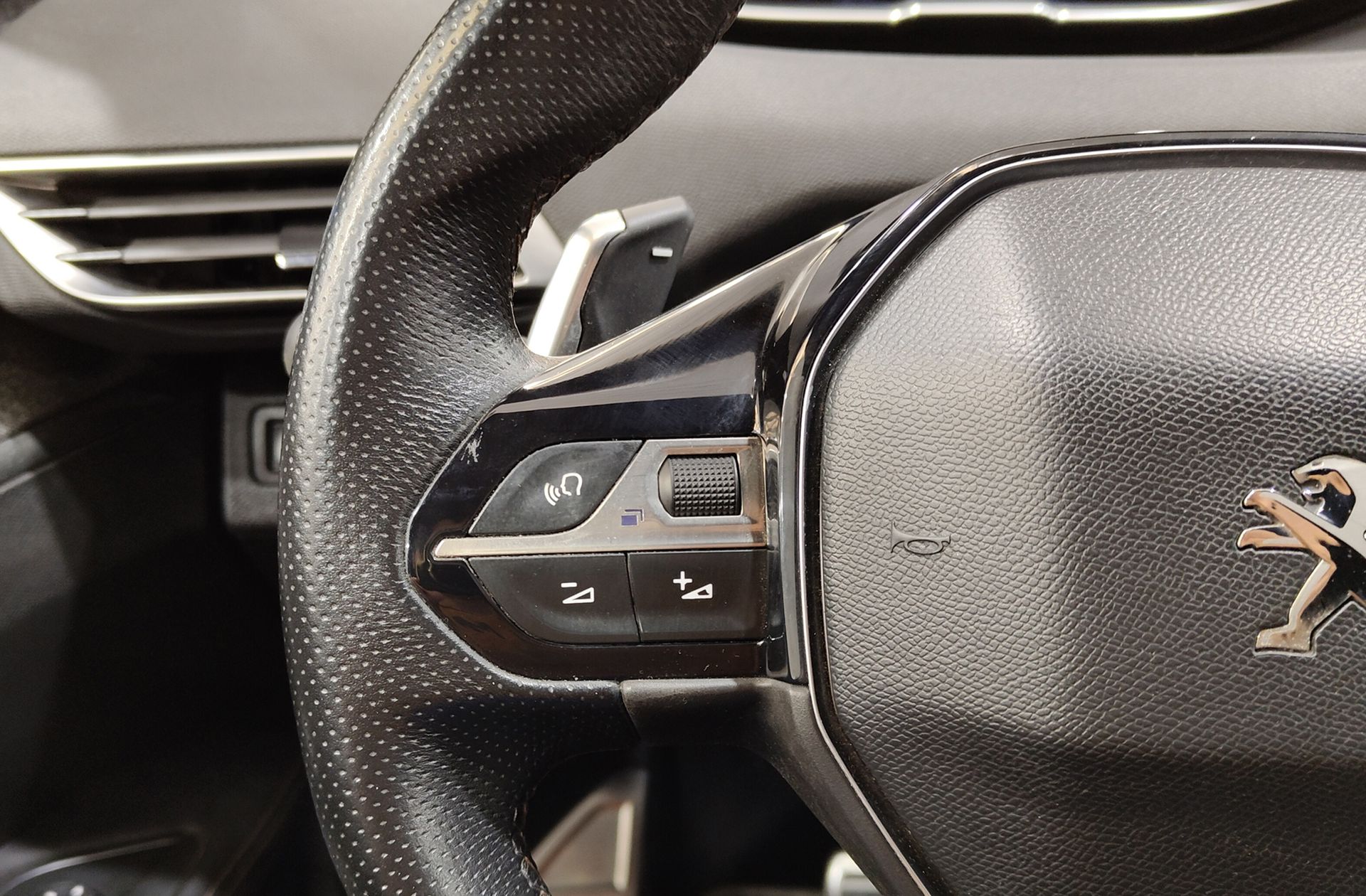 Peugeot 3008 THP 165 GT Line - foto 37