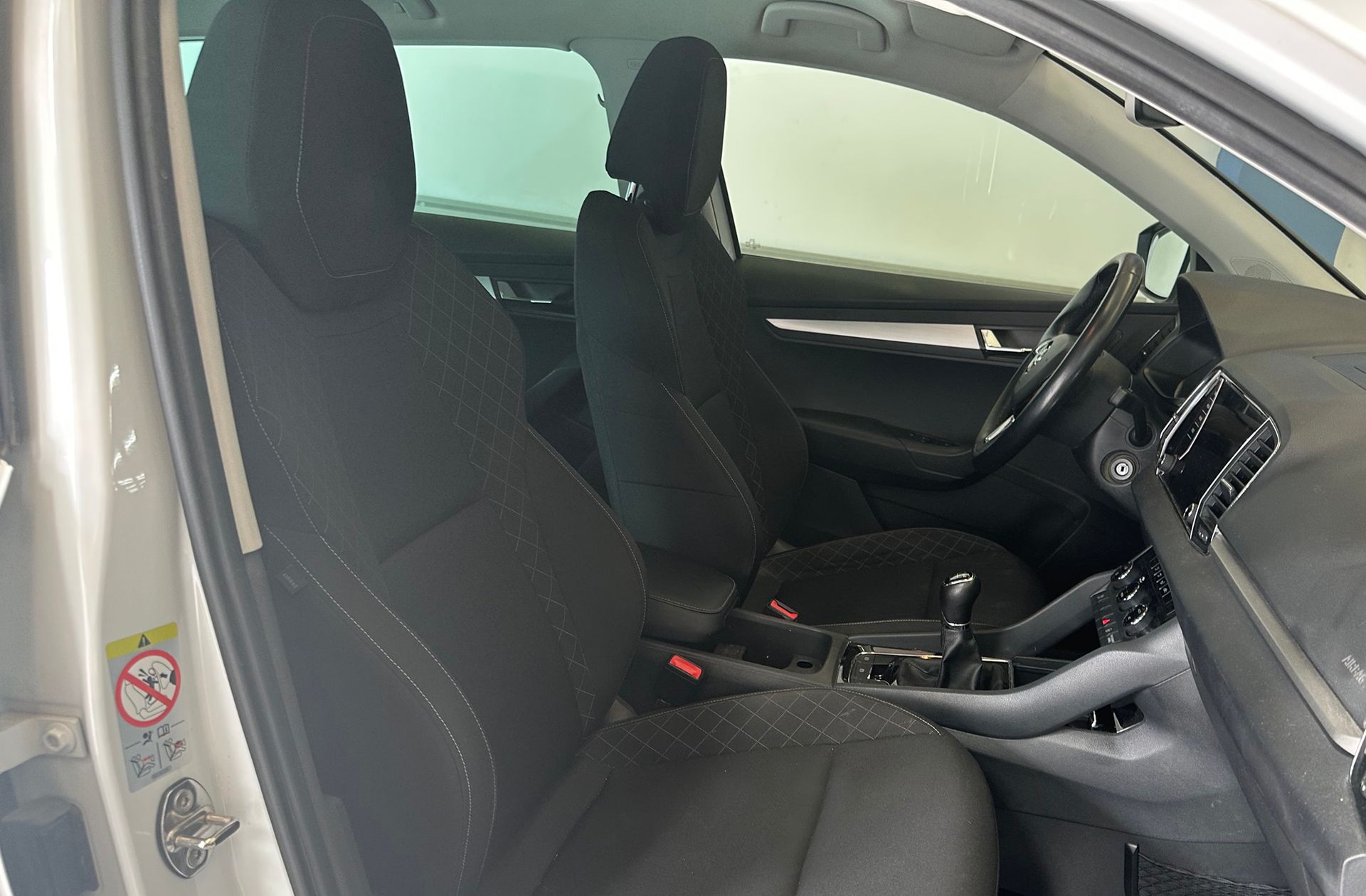 Škoda Karoq 1.6 TDI Like - foto 18