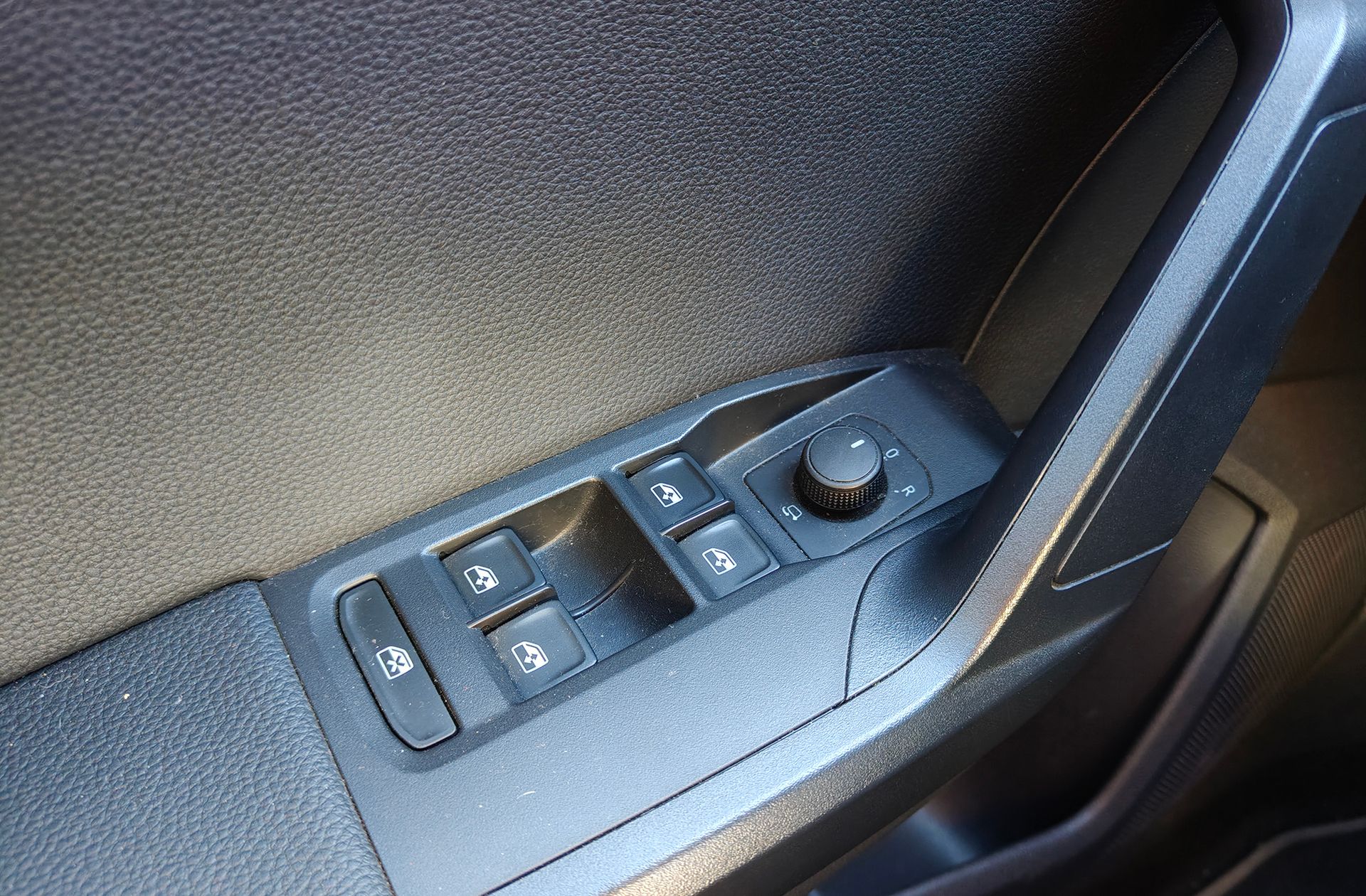 SEAT Arona 1.0 TSI Xperience - foto 35