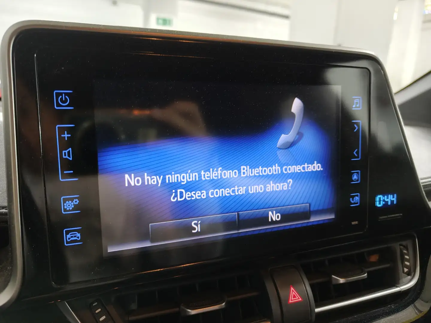 Foto Toyota C-HR Toyota C-HR 1.8 125H Advance (122 CV)