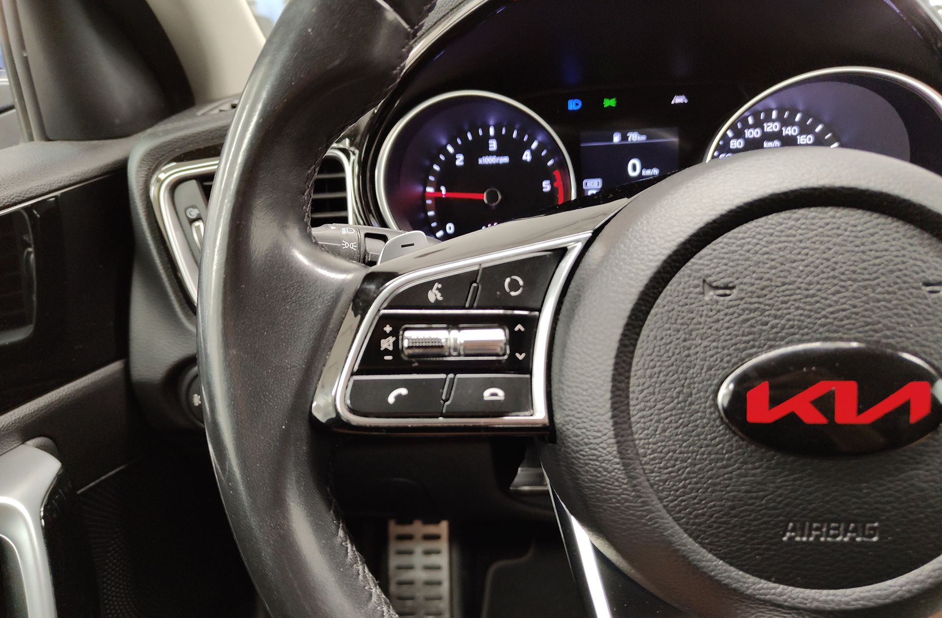 Kia Ceed 1.6 MHEV Tech DCT - foto 32