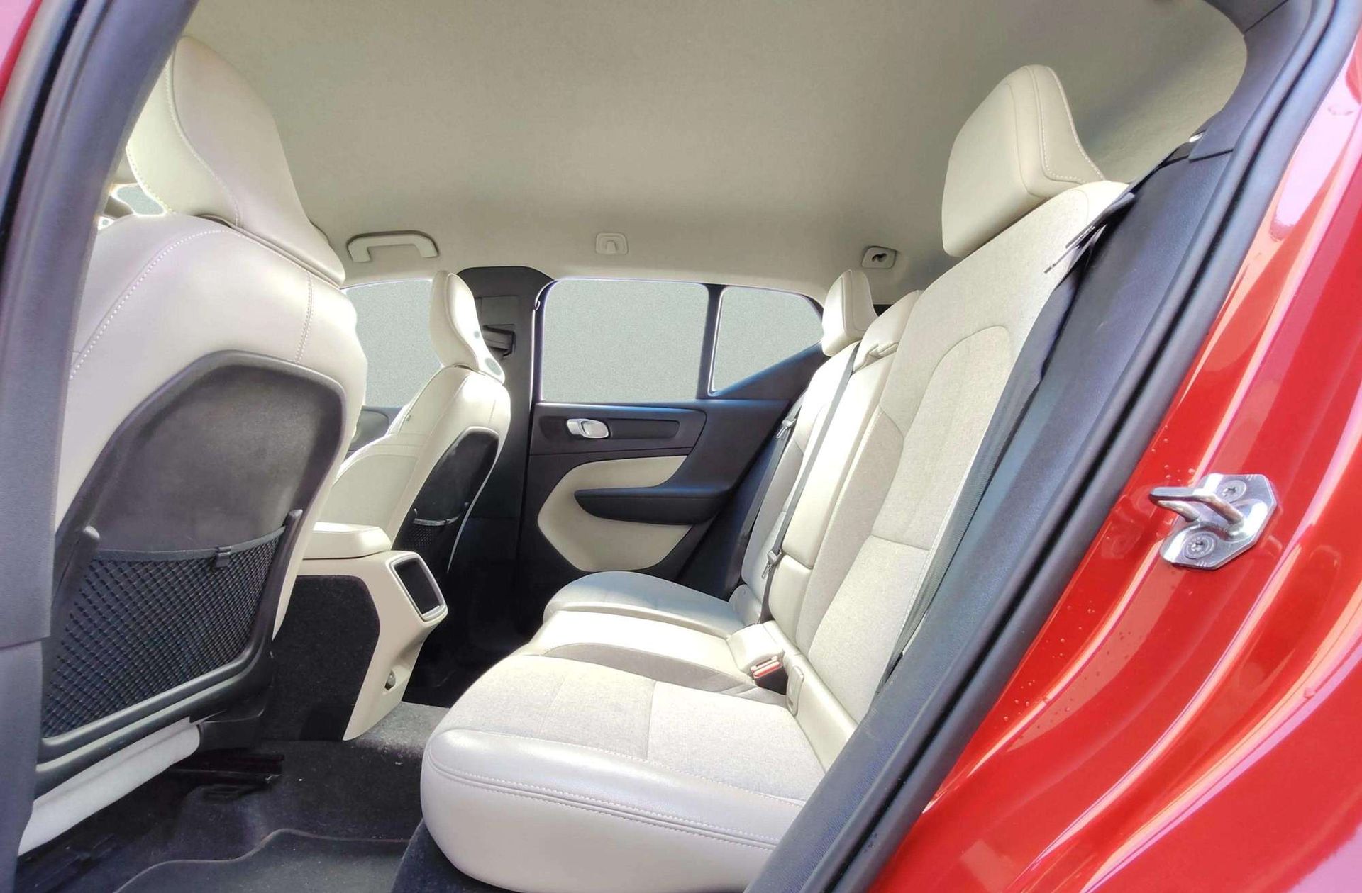 Volvo XC40 T3 Business Plus - foto 12