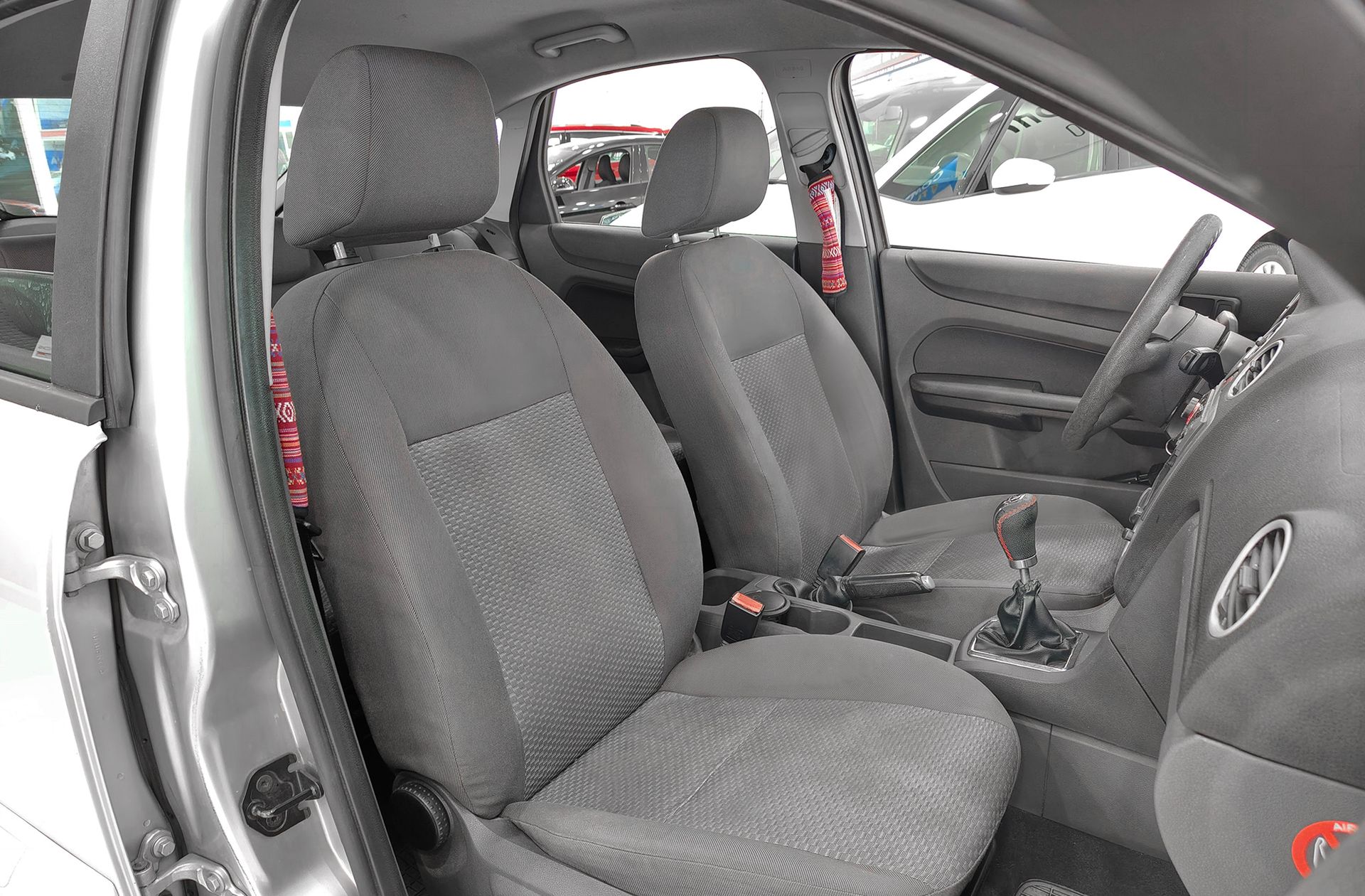 Ford Focus 1.6 Trend - foto 16