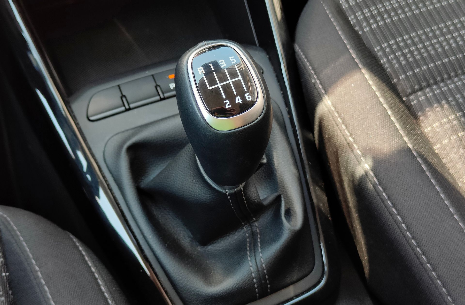 Kia Stonic 1.0 T-GDi MHEV Drive - foto 5