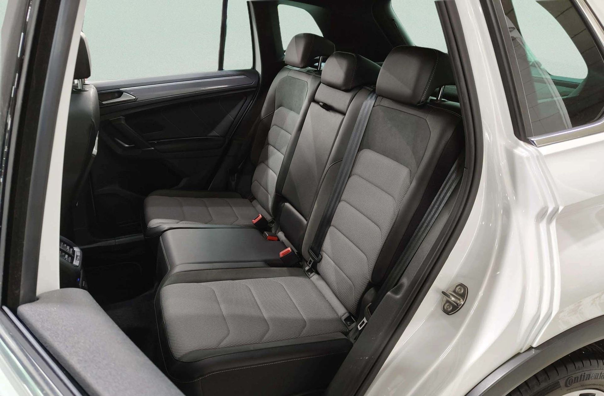 Volkswagen Tiguan Sport 2.0 TDI BMT 4Motion Pack R-line DSG - foto 17