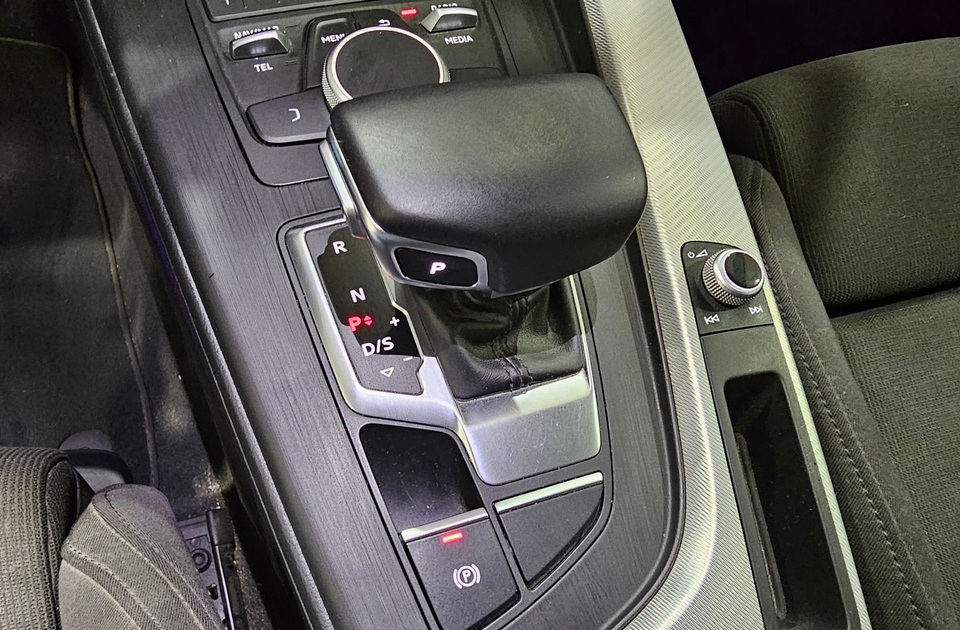 Audi A4 Avant sport edition 2.0 TDI quattro S tronic Pack S-LINE - foto 6
