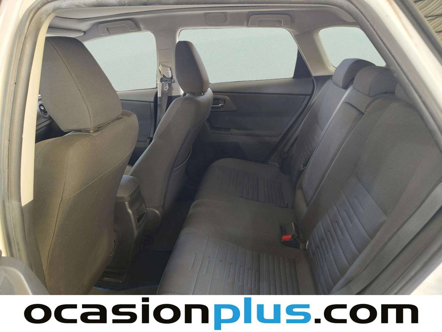 Foto asientos traseros Toyota Auris Toyota Auris 140H Touring Sports Active (136 CV)