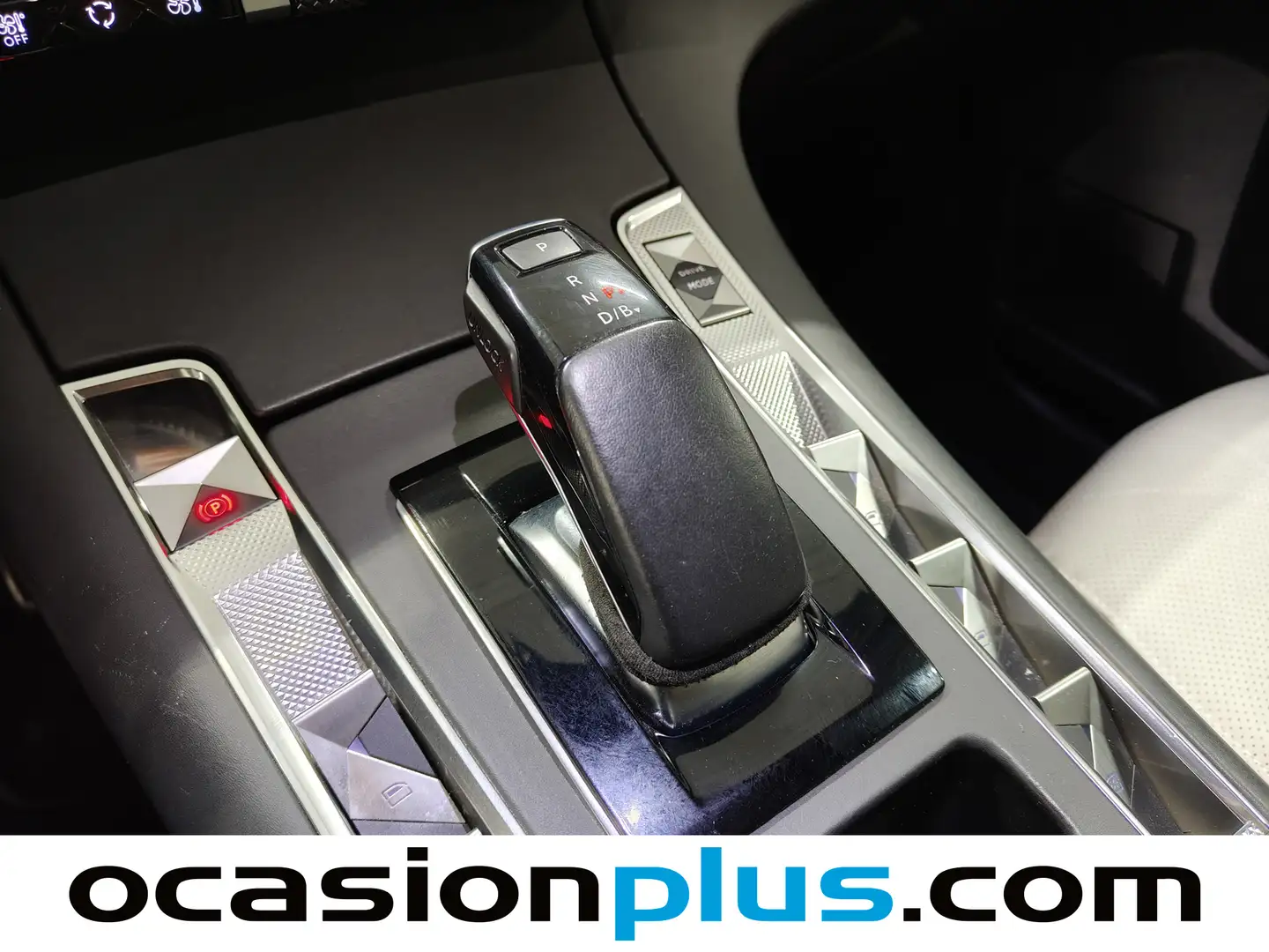 Foto DS DS 7 Crossback DS DS7 Crossback E-Tense 300 Ligne Noire 4WD Auto (300 CV)