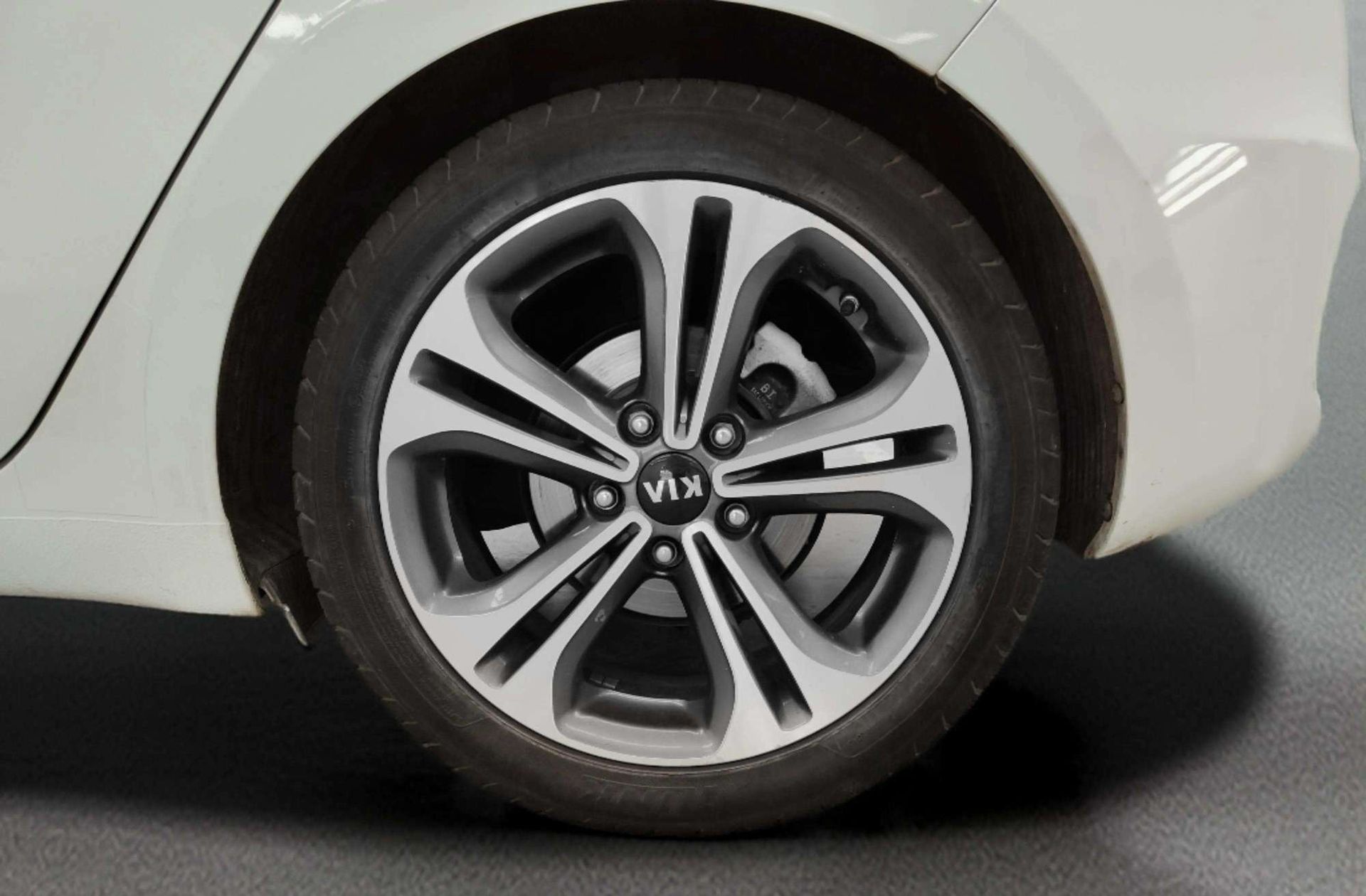 Kia Ceed 1.6 CRDi VGT x-Tech17 - foto 32