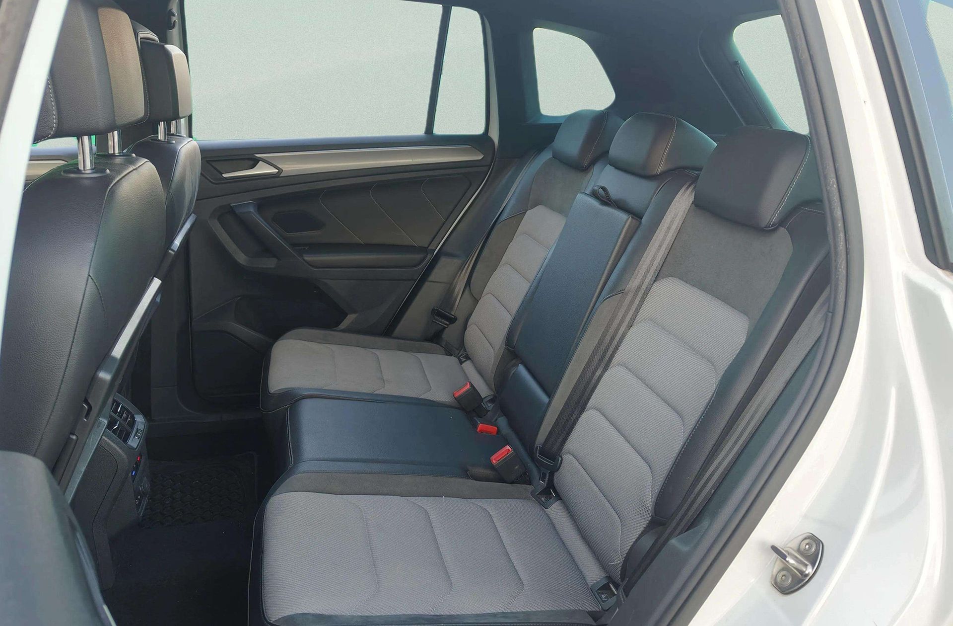 Volkswagen Tiguan Sport 2.0 TDI Pack R-Line - foto 13