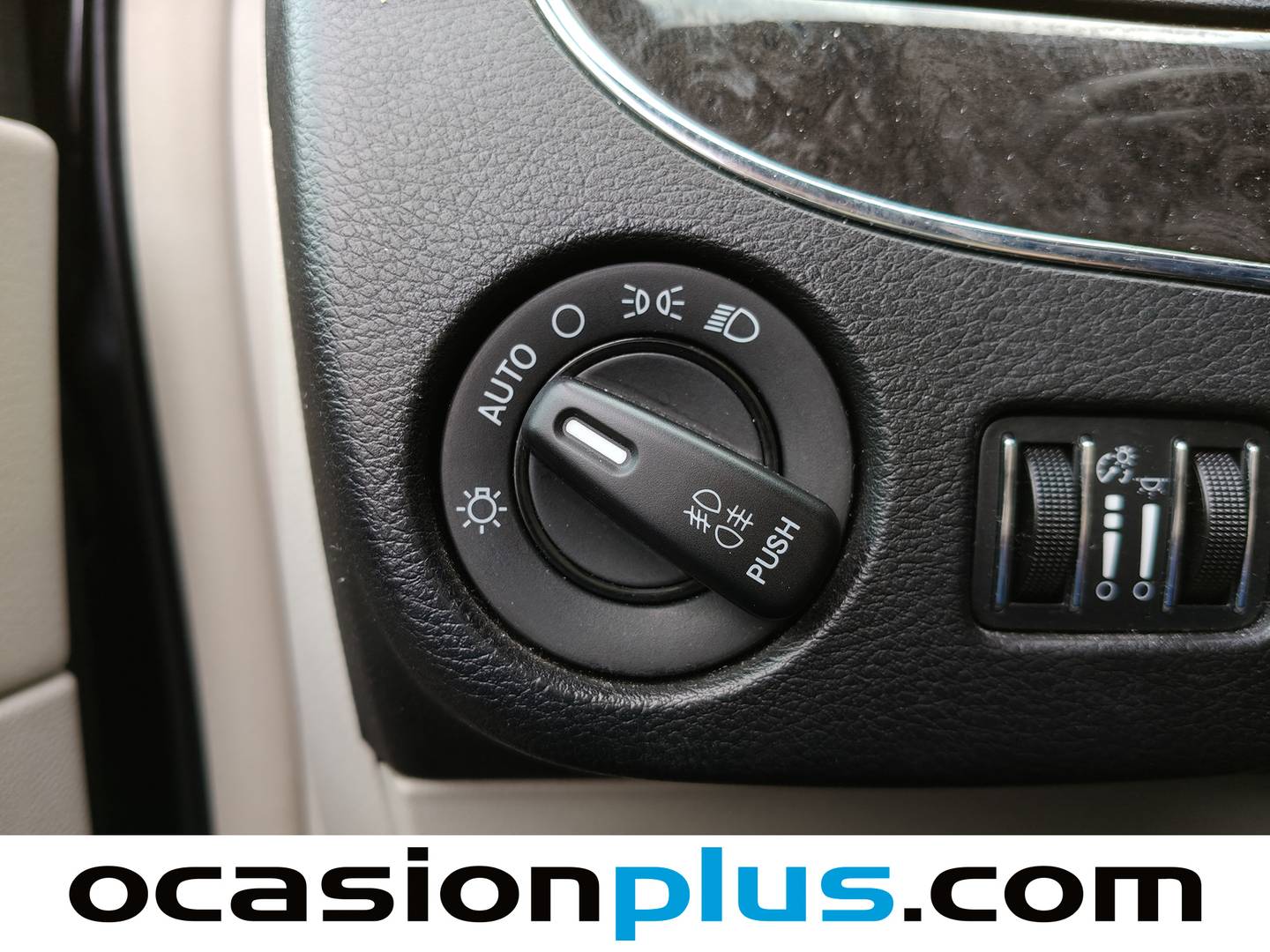 Lancia Voyager Lancia Voyager 2.8 CRD PLATINUM  (177 CV) 7 Plazas de ocasión