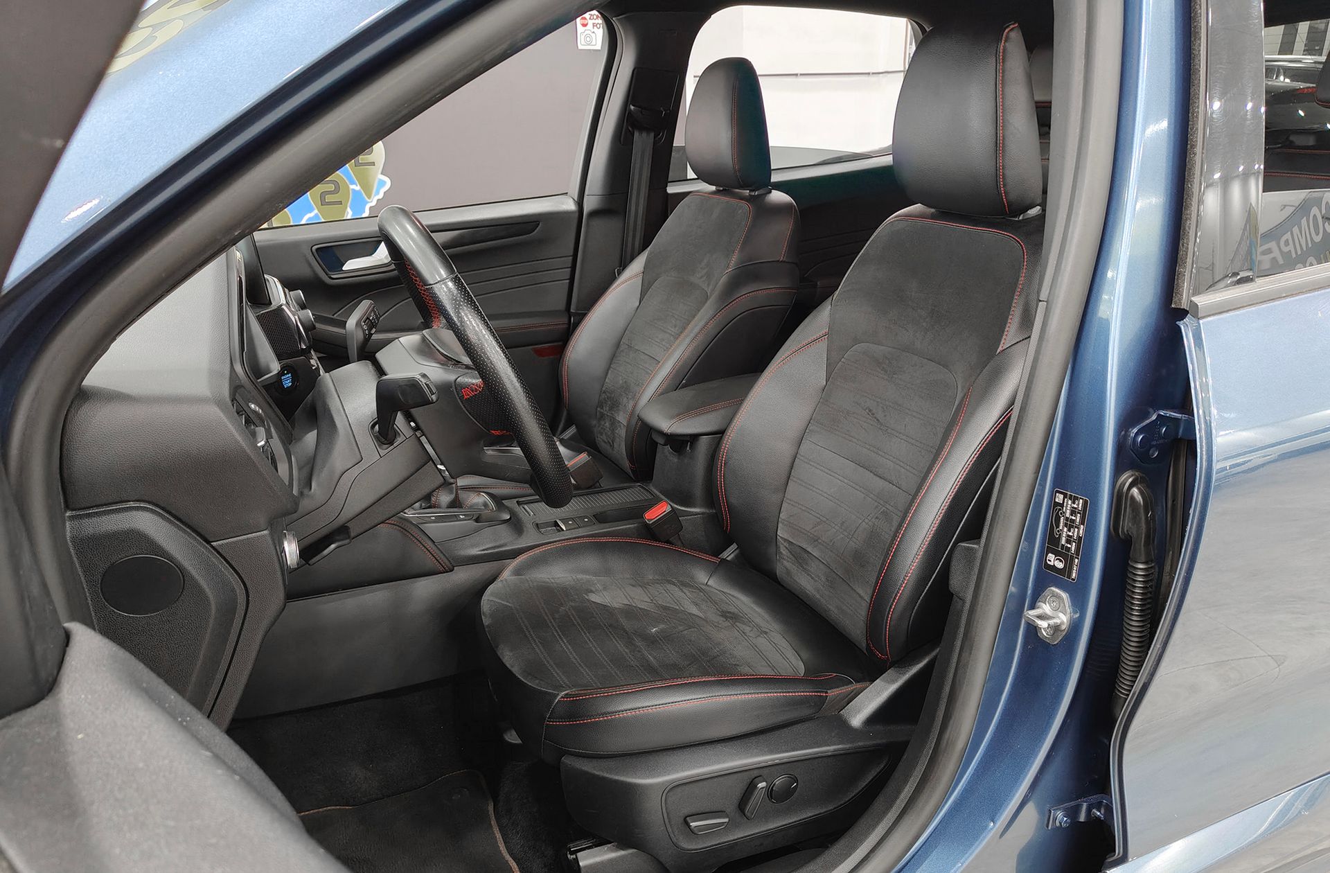 Ford Kuga 1.5T EcoBoost ST-Line X 4x2 - foto 13