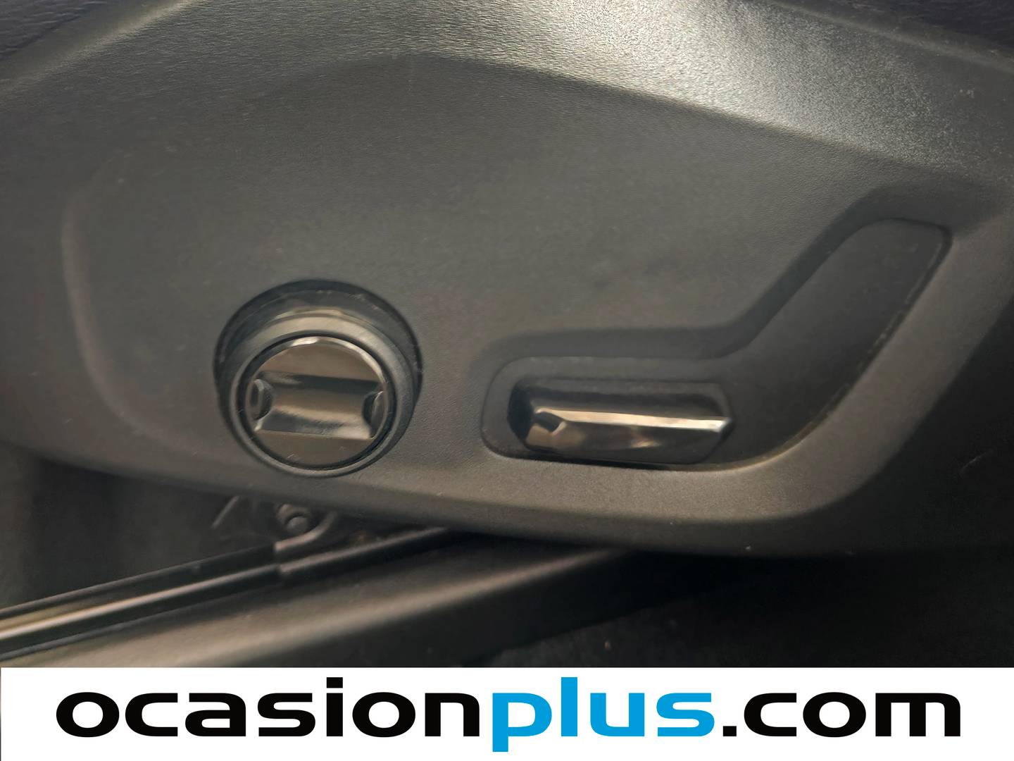 Extras y acabados del Volvo XC60 Volvo XC60 D4 Momentum Auto (190 CV)
