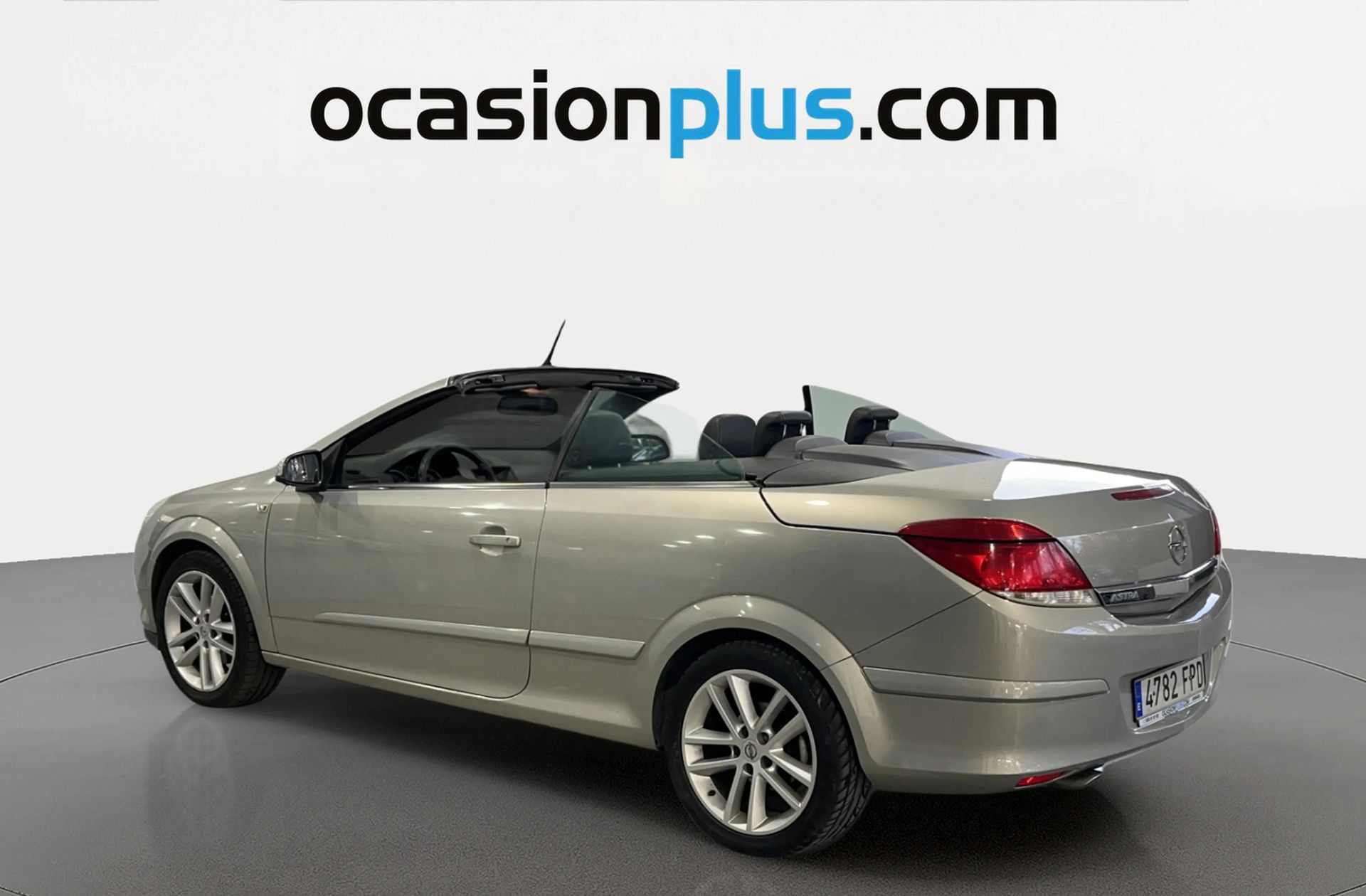 Opel Astra 1.8 Twin Top Cosmo - foto 4