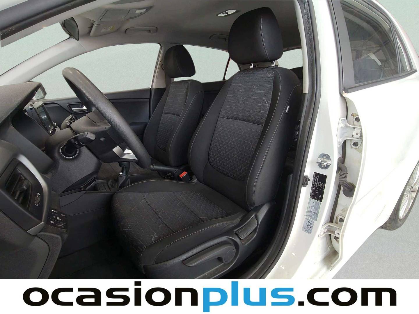 Foto asientos traseros KIA Rio KIA Rio 1.0 T-GDi Concept (100 CV)
