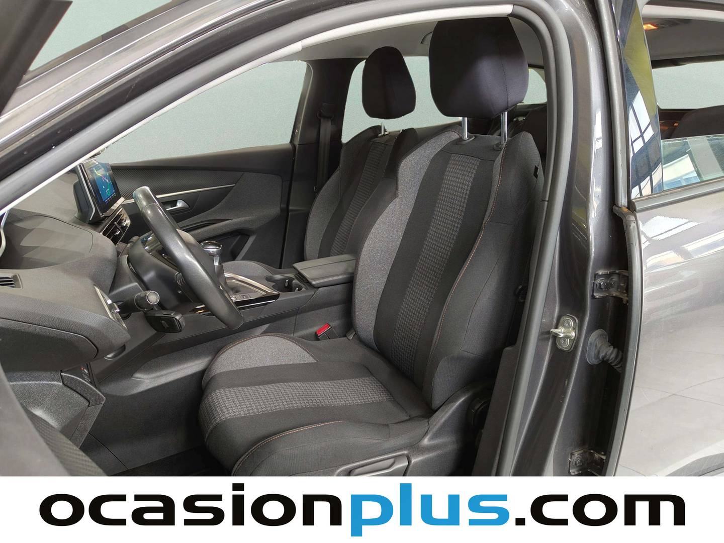 Foto asientos delanteros Peugeot 3008 Peugeot 3008 BlueHDi 130 S&S Active Pack (130 CV)