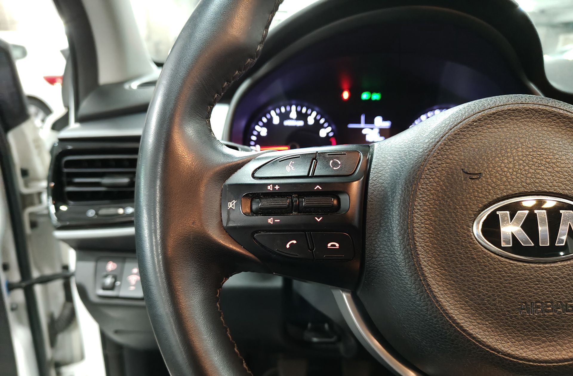 Kia Stonic 1.0 T-GDi Drive - foto 24
