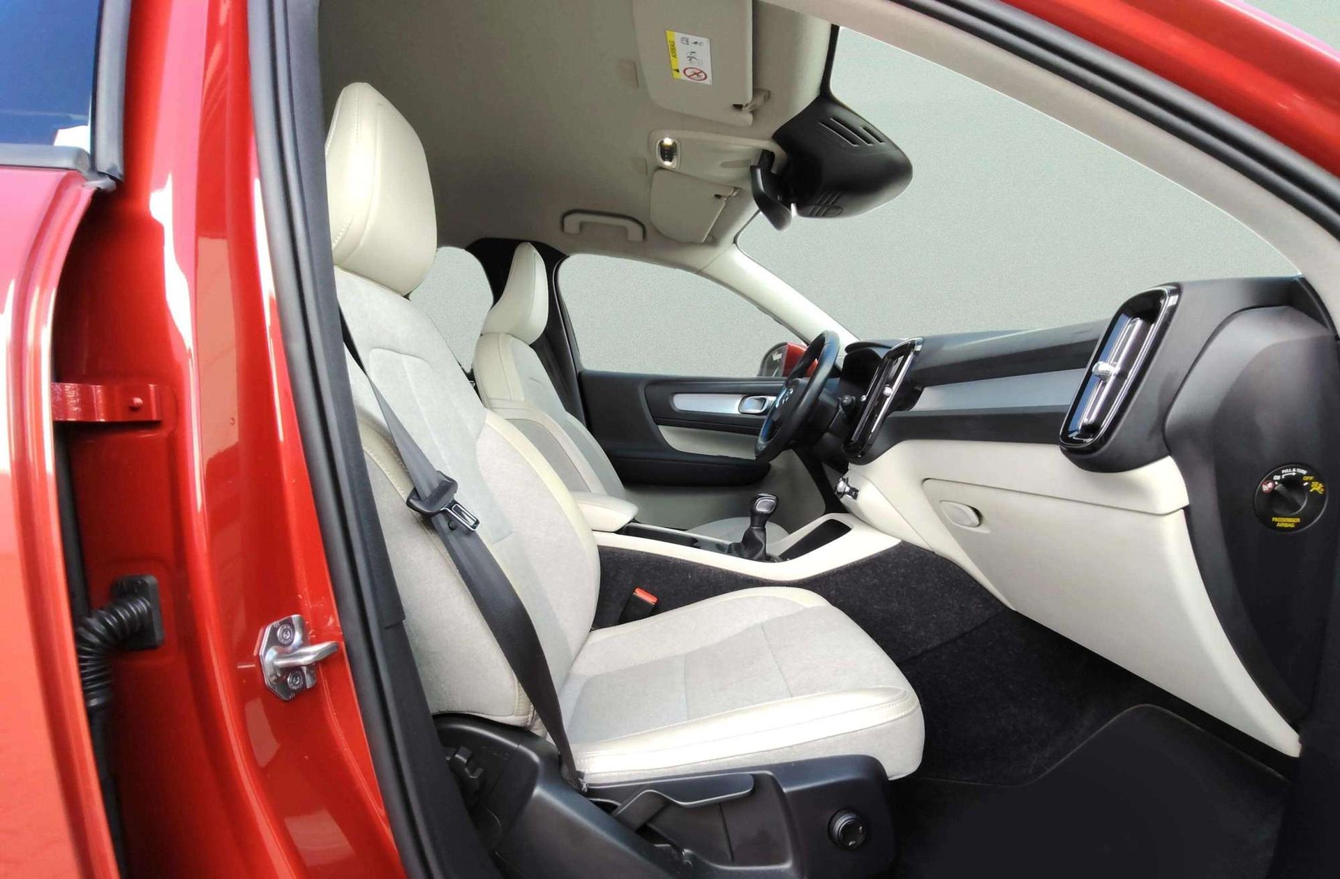 Volvo XC40 T3 Business Plus - foto 22