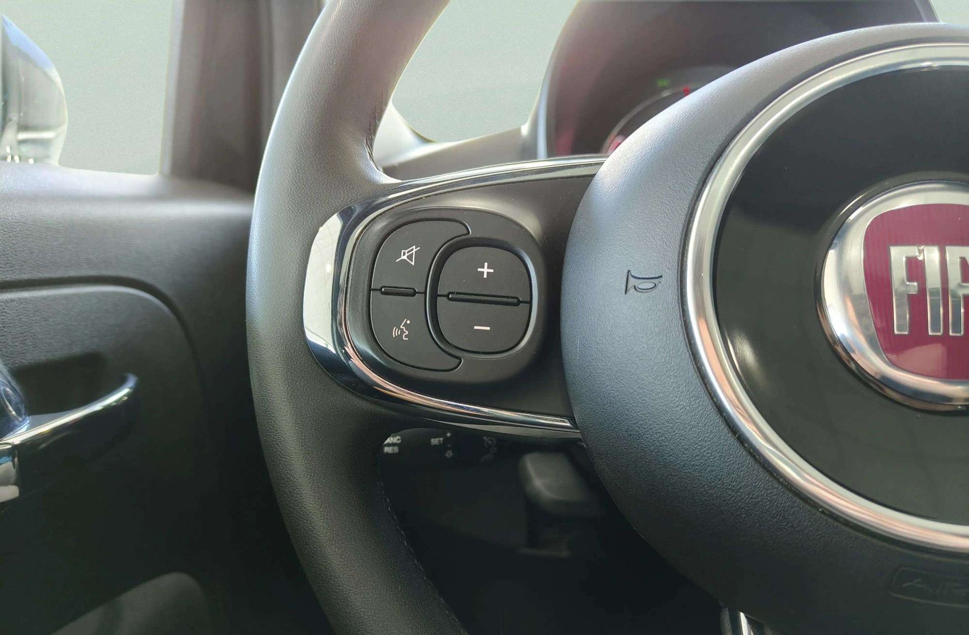 Fiat 500 1.0 Hybrid Club - foto 23