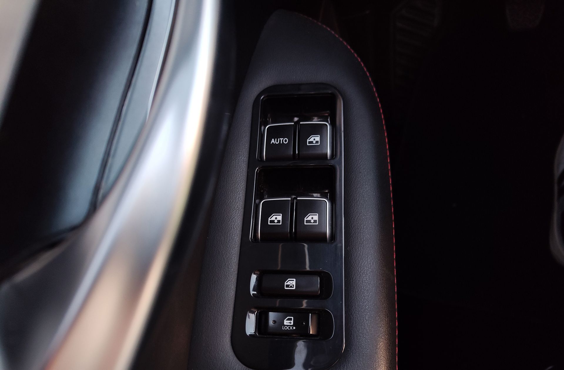 SWM G01 1.5T Luxury - foto 35