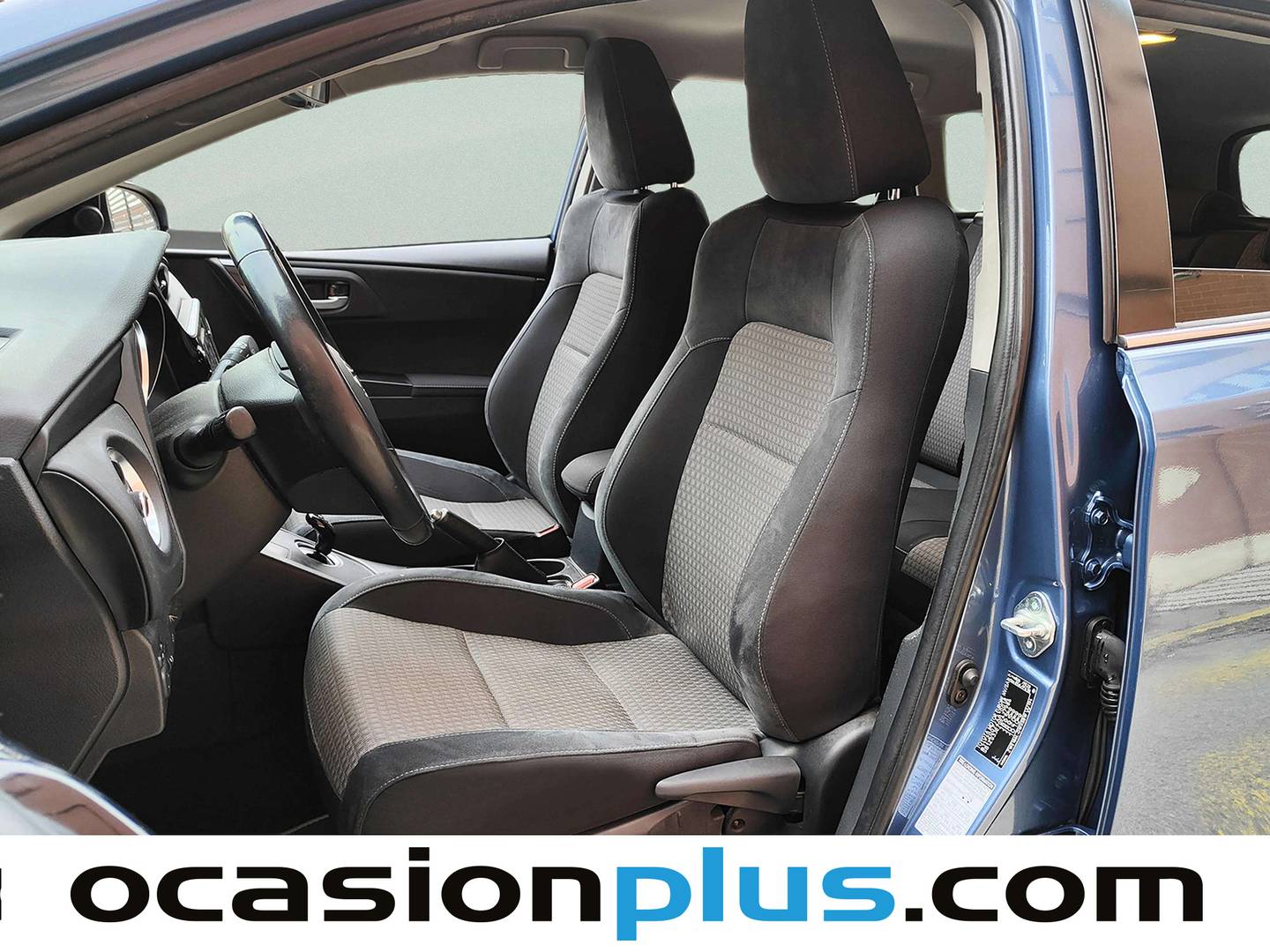 Foto asientos delanteros Toyota Auris Toyota Auris 140H Hybrid Touring Sports Feel! Edition (136 CV)