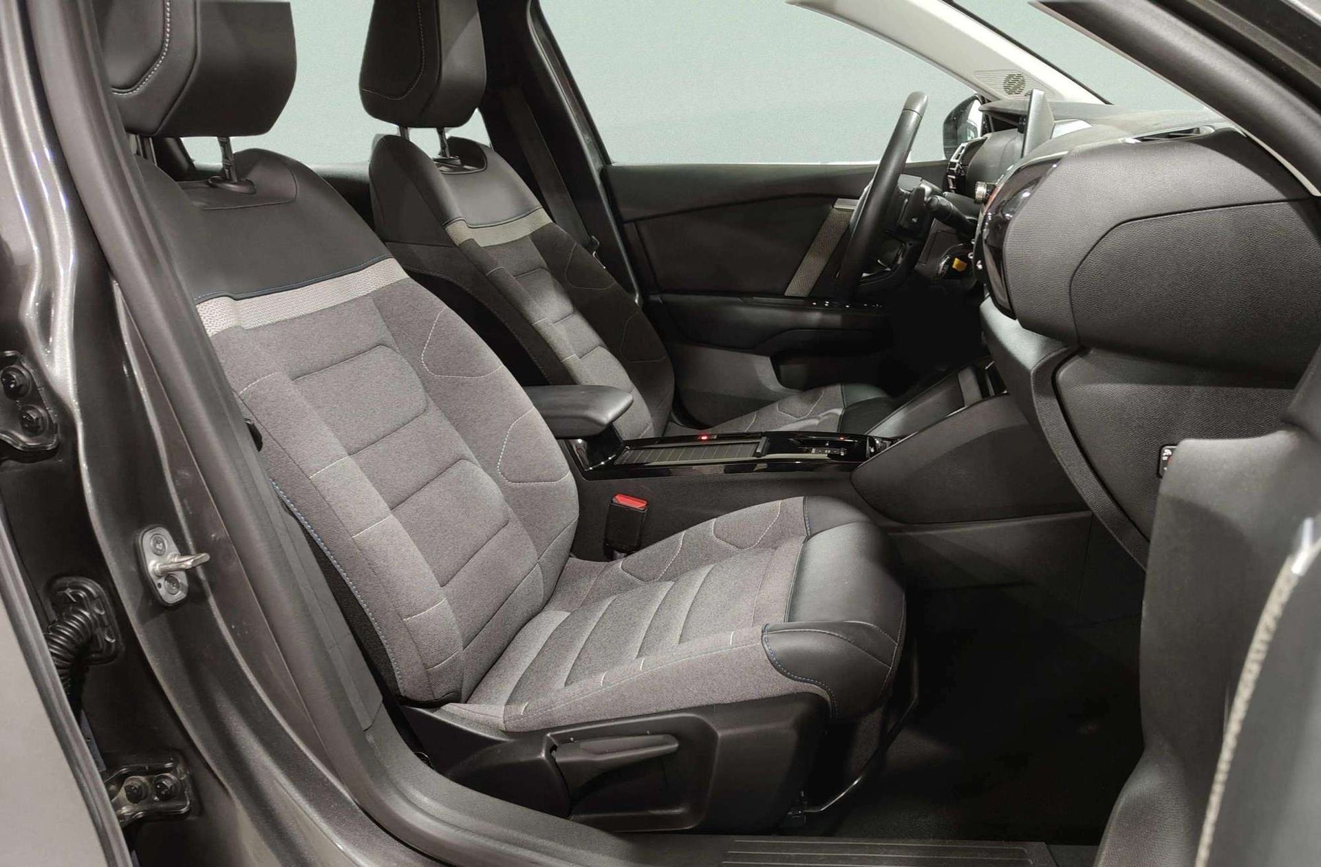 Citroën C4 PureTech 130 Plus EAT8 - foto 19