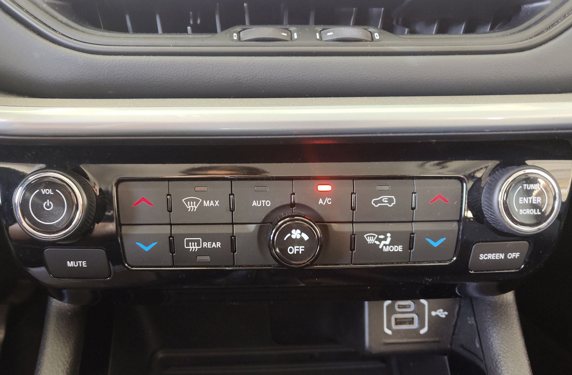 Jeep Compass 1.6 MultiJet Limited 4x2 - foto 27