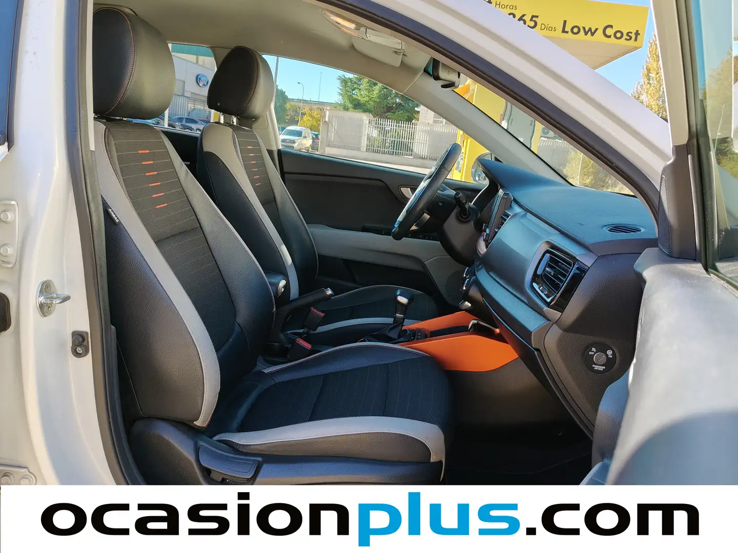 Foto KIA Stonic Kia Stonic 1.0 T-GDi Drive DCT (120 CV)