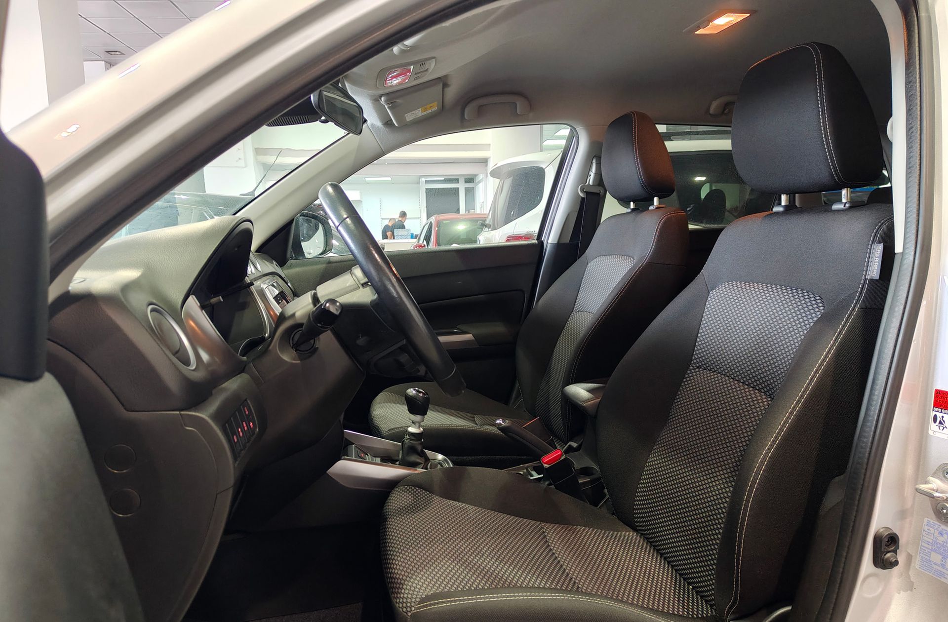 Suzuki Vitara 1.4 Turbo Mild Hybrid GLE - foto 11