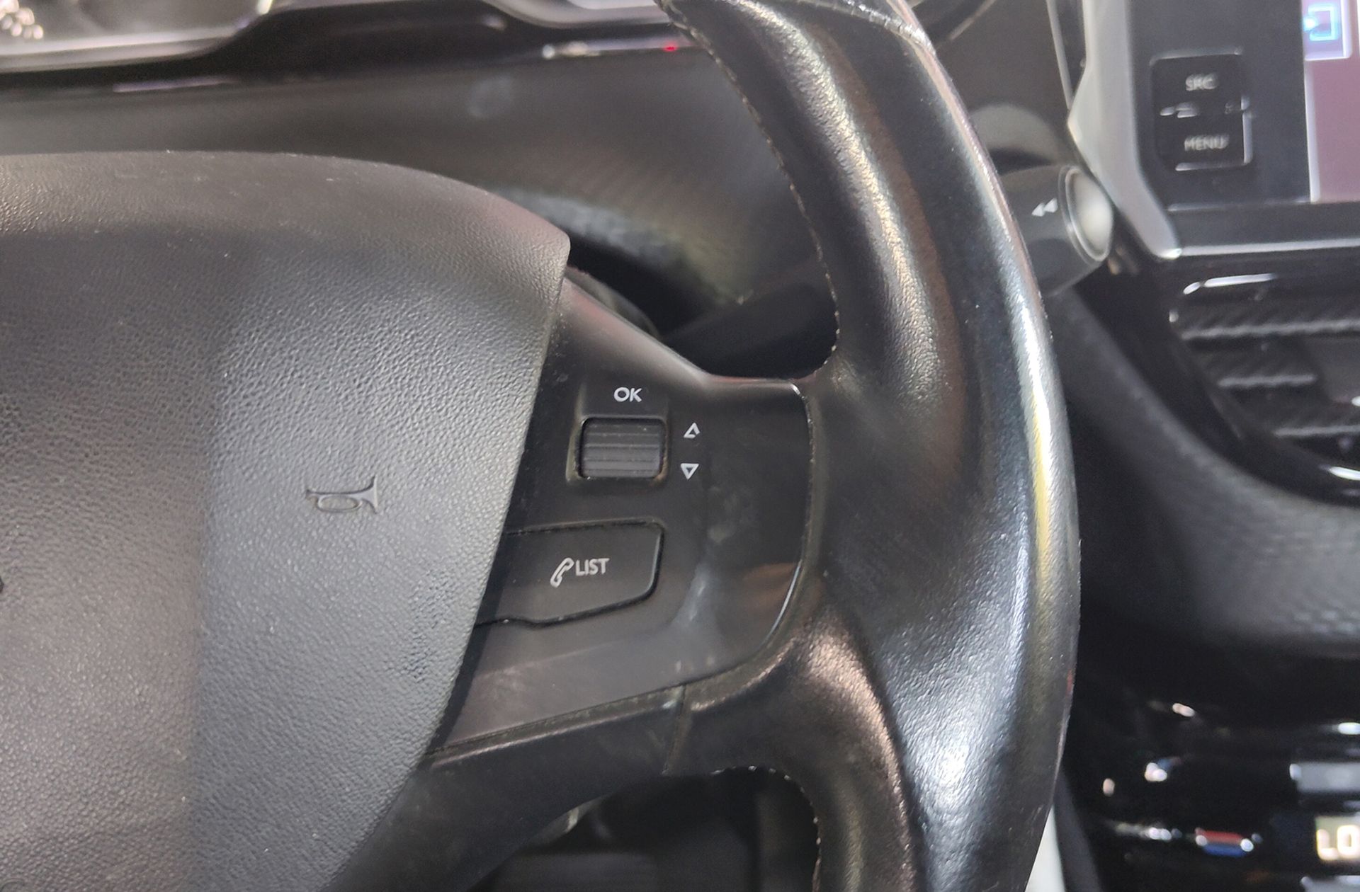 Peugeot 208 1.2 PureTech Allure EAT6 - foto 27