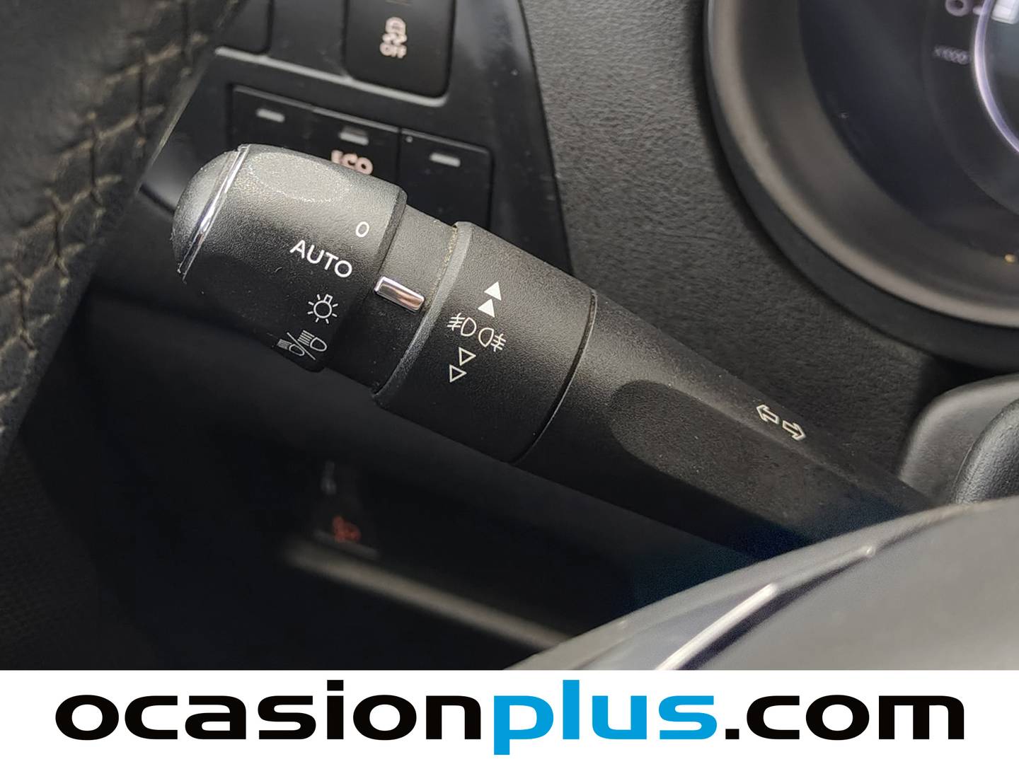 Extras y acabados del Citroën C4 Citroën C4 BlueHDi 120 6v Feel (120 CV)