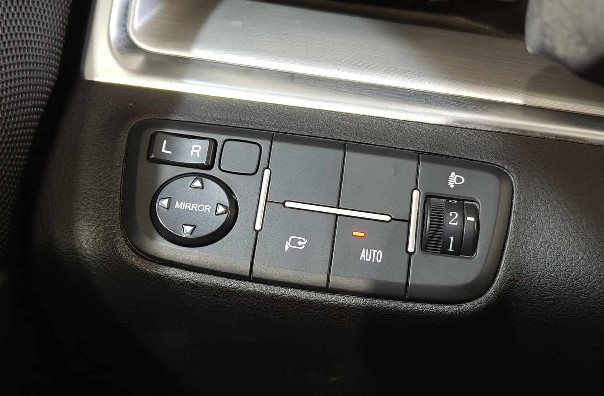 SWM G01 1.5T Luxury - foto 12