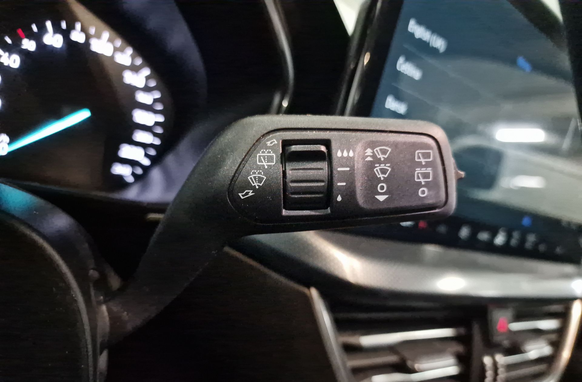 Ford Focus 1.0 EcoBoost MHEV Active - foto 31