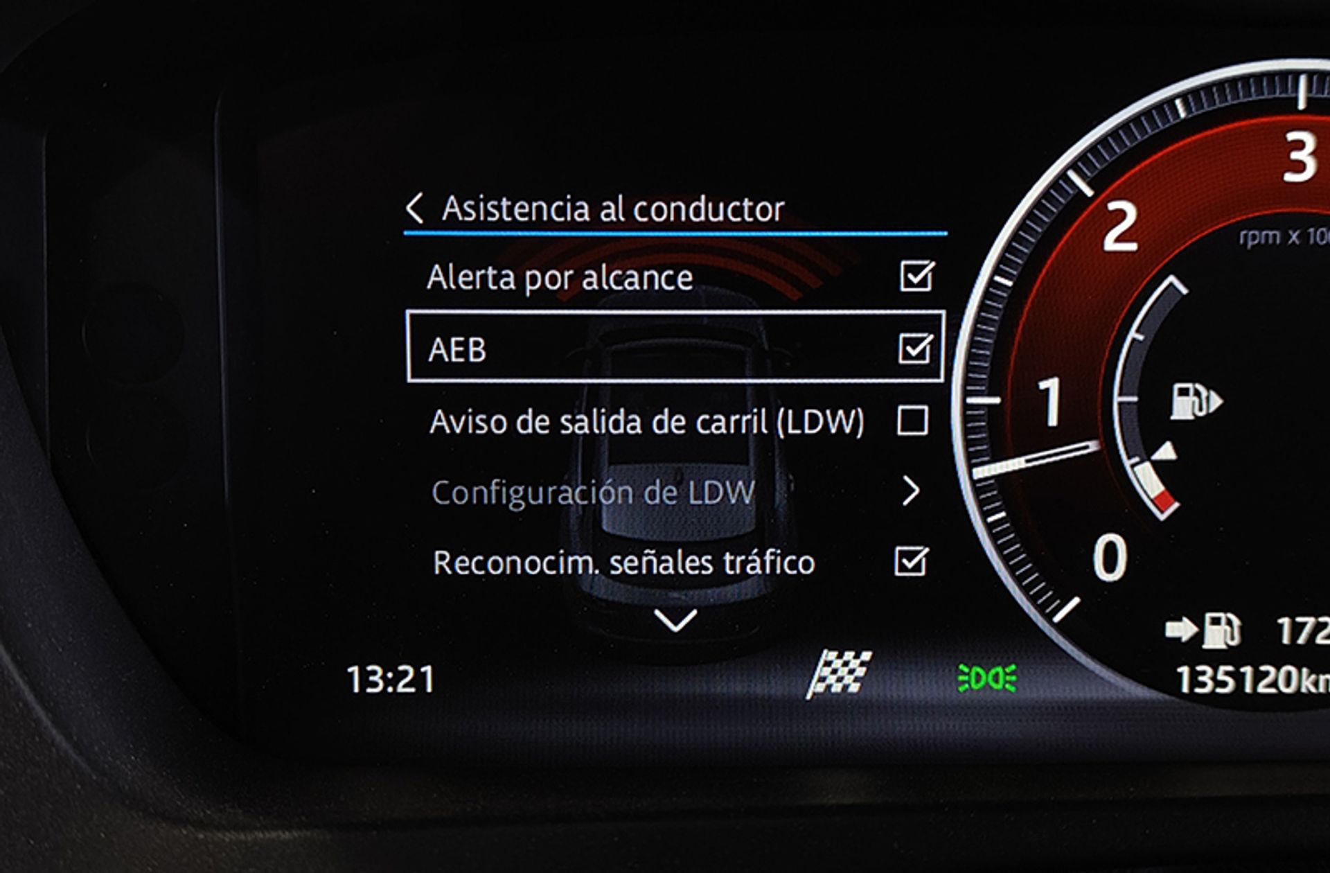 Jaguar F-Pace 2.0L i4D Pure RWD - foto 15