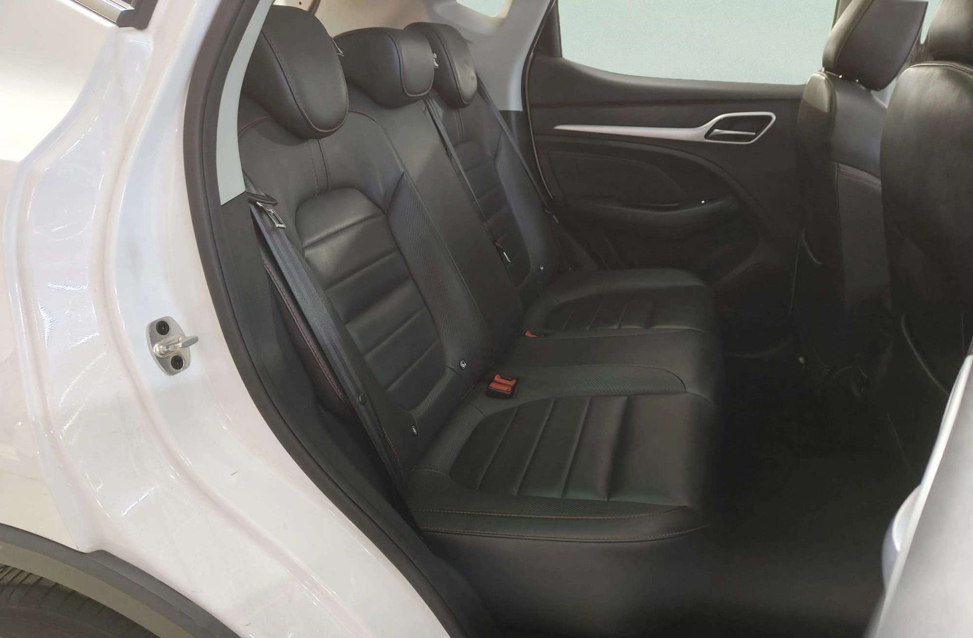 MG ZS 1.0T Luxury - foto 22